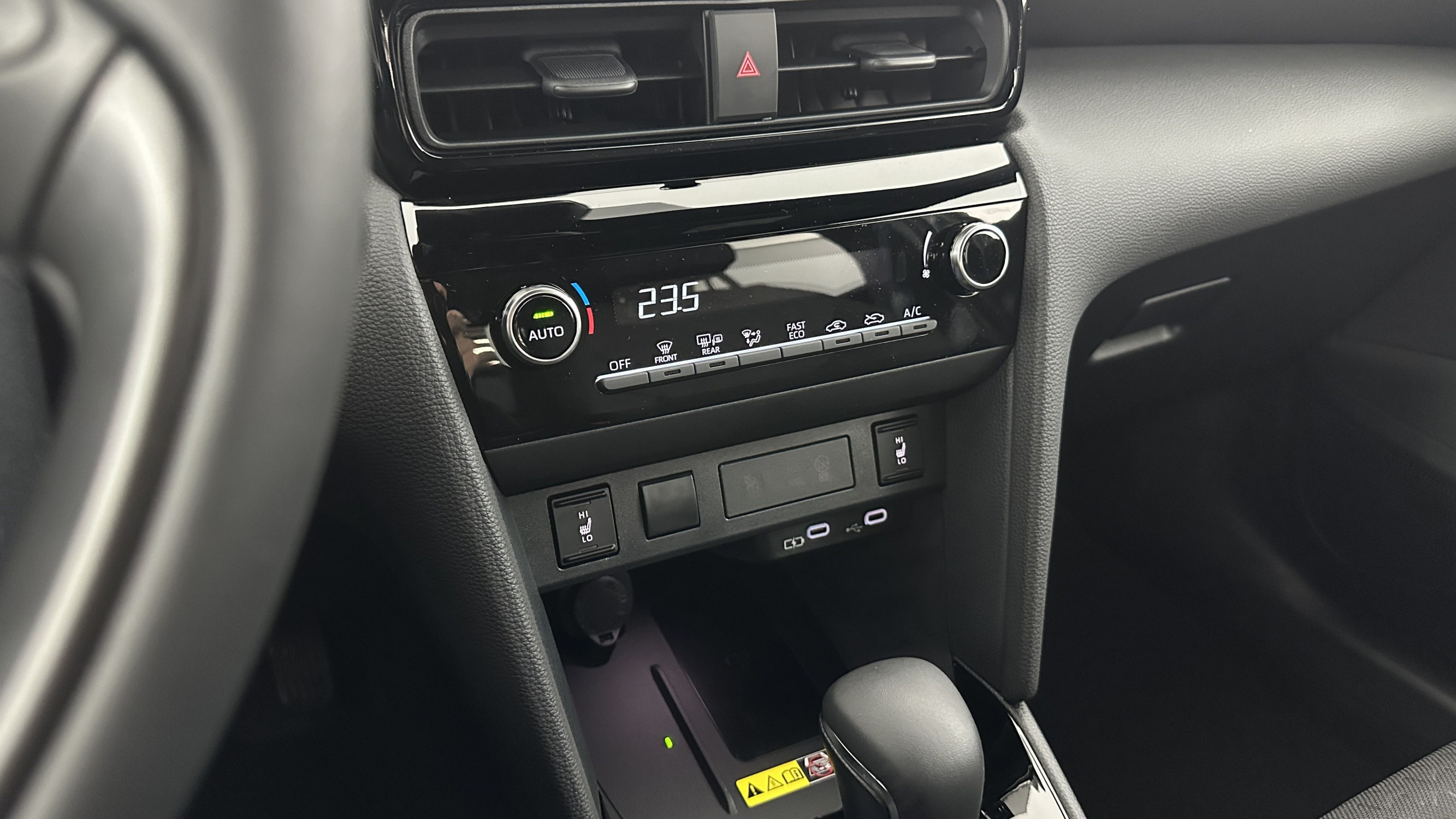 Vente en ligne Toyota Yaris Cross YARIS CROSS 1.5 Hybride 130h Design e-CVT au prix de 28 900 €