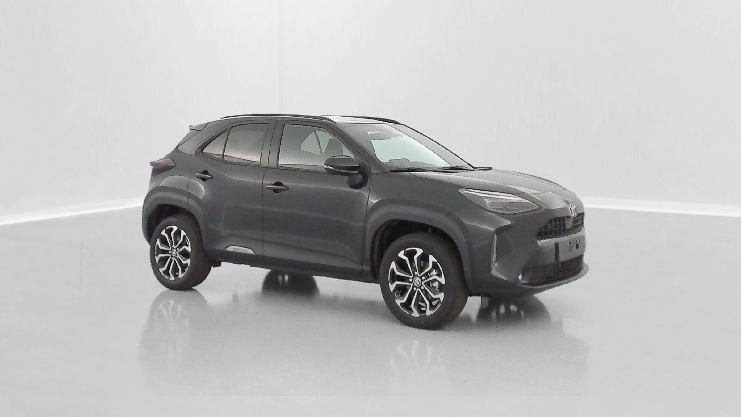 Vente en ligne Toyota Yaris Cross YARIS CROSS 1.5 Hybride 130h Design e-CVT au prix de 28 900 €
