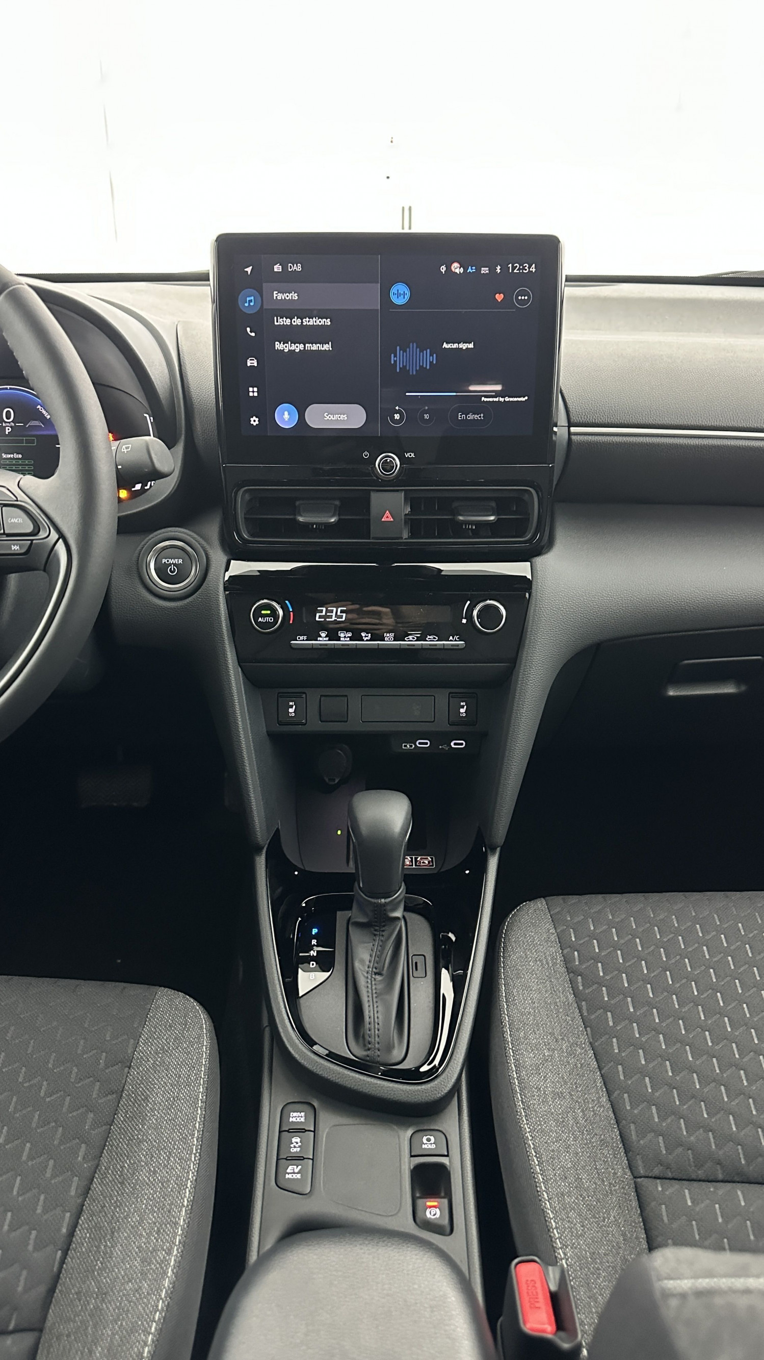 Vente en ligne Toyota Yaris Cross YARIS CROSS 1.5 Hybride 130h Design e-CVT au prix de 28 900 €