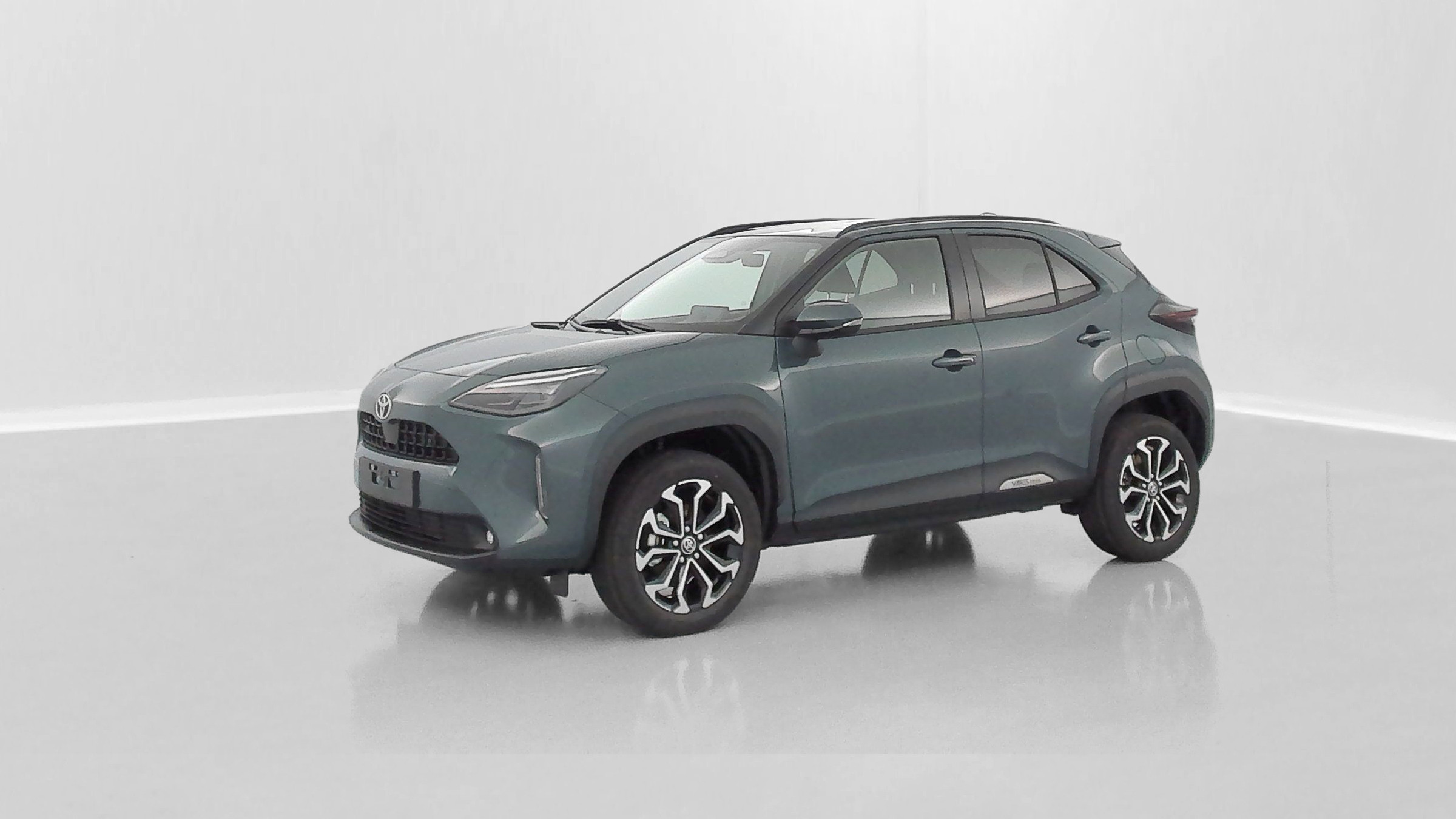 Vente en ligne Toyota Yaris Cross YARIS CROSS 1.5 Hybride 130h Design e-CVT au prix de 28 900 €