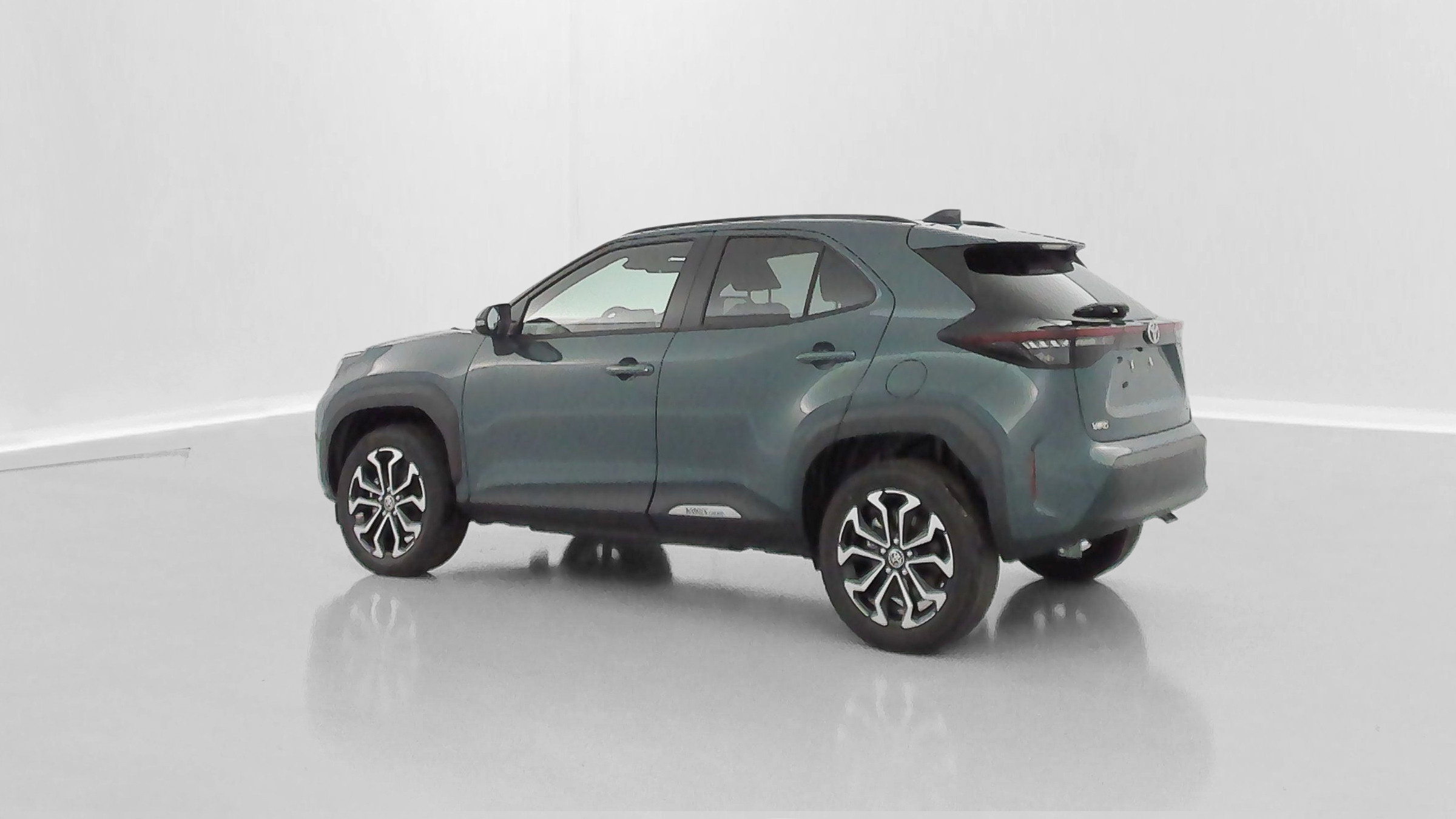 Vente en ligne Toyota Yaris Cross YARIS CROSS 1.5 Hybride 130h Design e-CVT au prix de 28 900 €