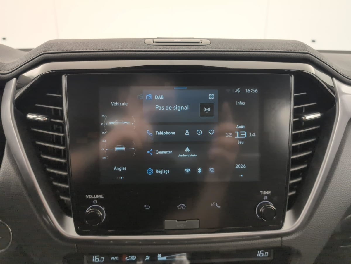 Vente en ligne Isuzu D-Max 2.2L SPACE CABINE M T PRESTIGE au prix de 45 820 €
