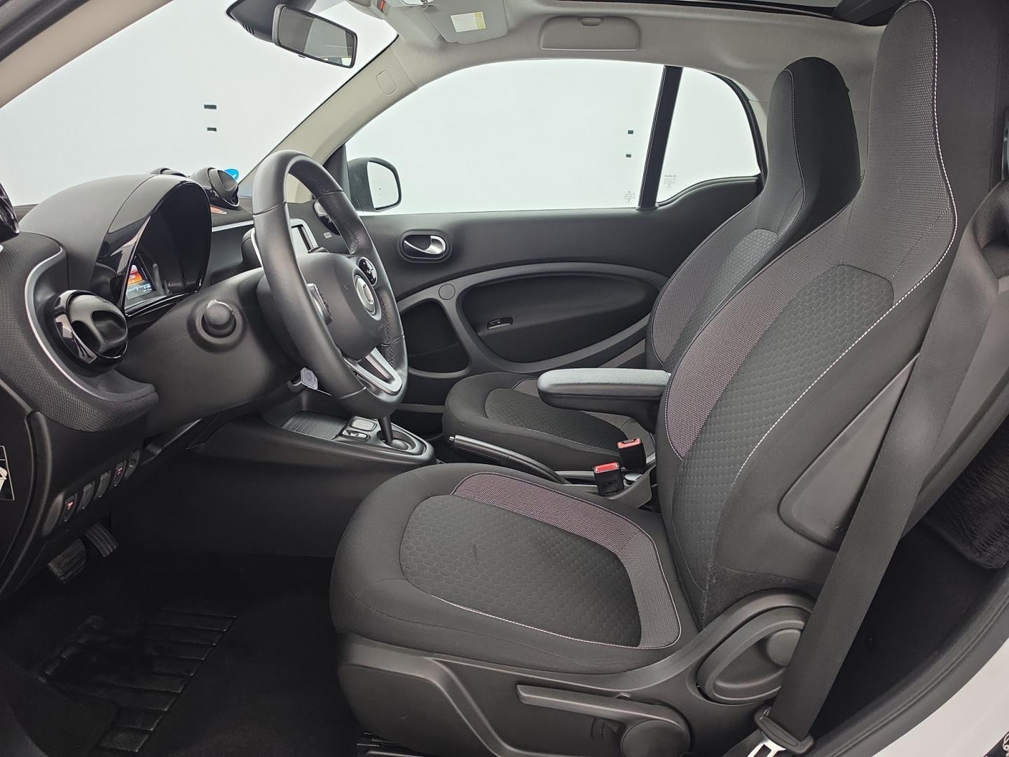 Vente en ligne Smart ForTwo Coupe EQ 82ch passion + Chargeur rapide 22kW au prix de 12 980 €