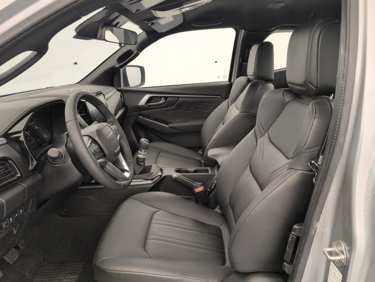 Vente en ligne Isuzu D-Max 2.2L SPACE CABINE M T PRESTIGE au prix de 45 820 €