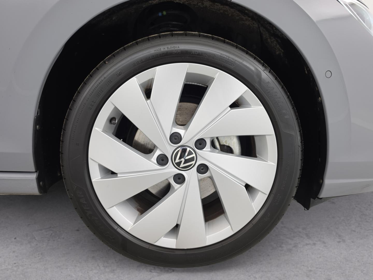Vente en ligne Volkswagen Golf 1.5 eTSI116ch VW Edition DSG7 au prix de 25 990 €