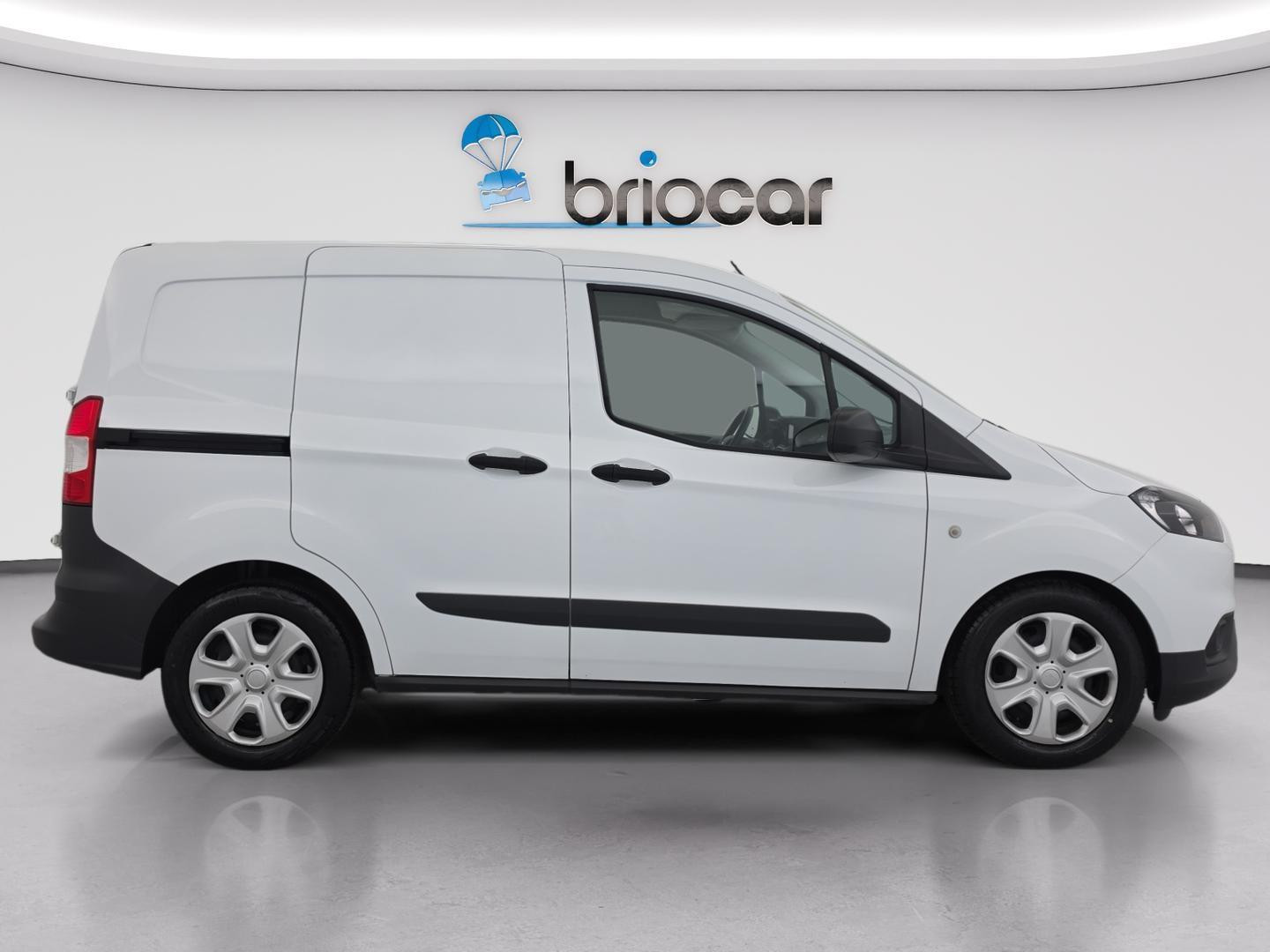 Vente en ligne Ford Transit Courier 1.5 TDCI 100ch Trend au prix de 13 990 €