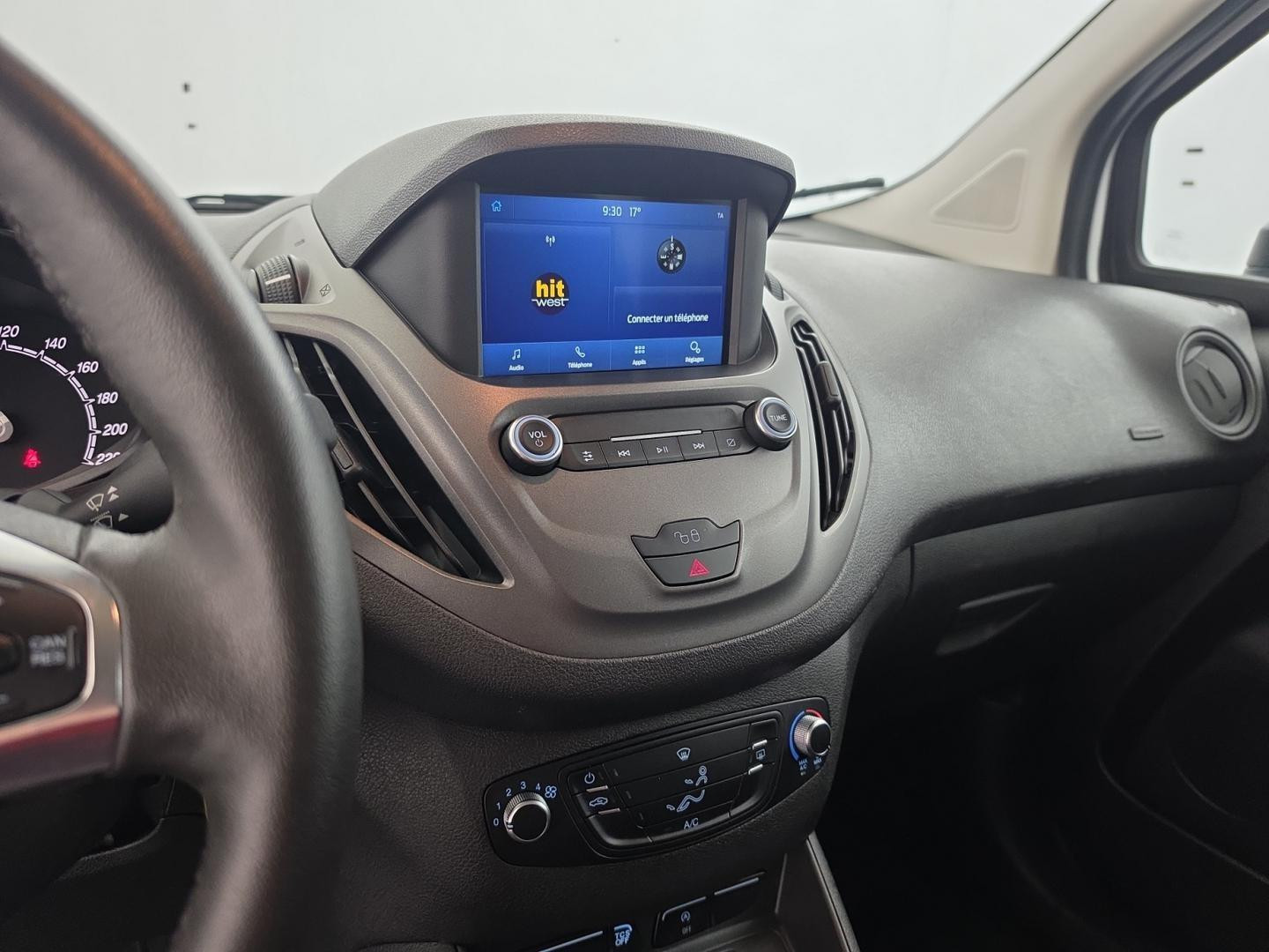 Vente en ligne Ford Transit Courier 1.5 TDCI 100ch Trend au prix de 13 990 €
