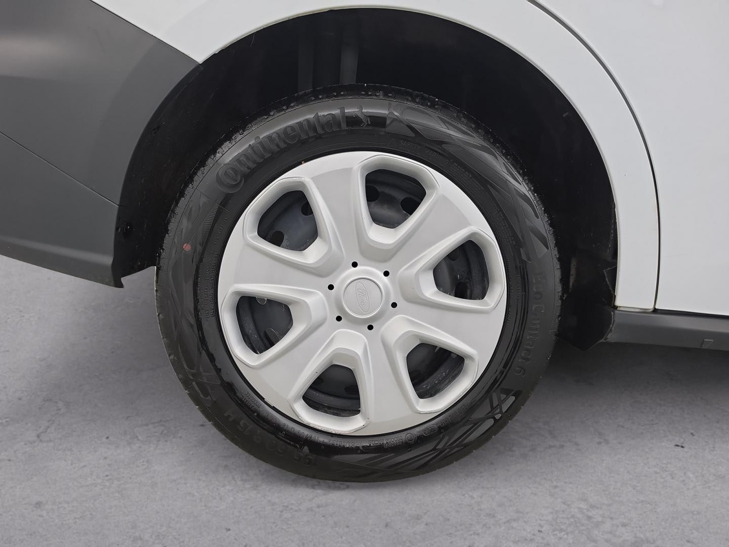 Vente en ligne Ford Transit Courier 1.5 TDCI 100ch Trend au prix de 13 990 €