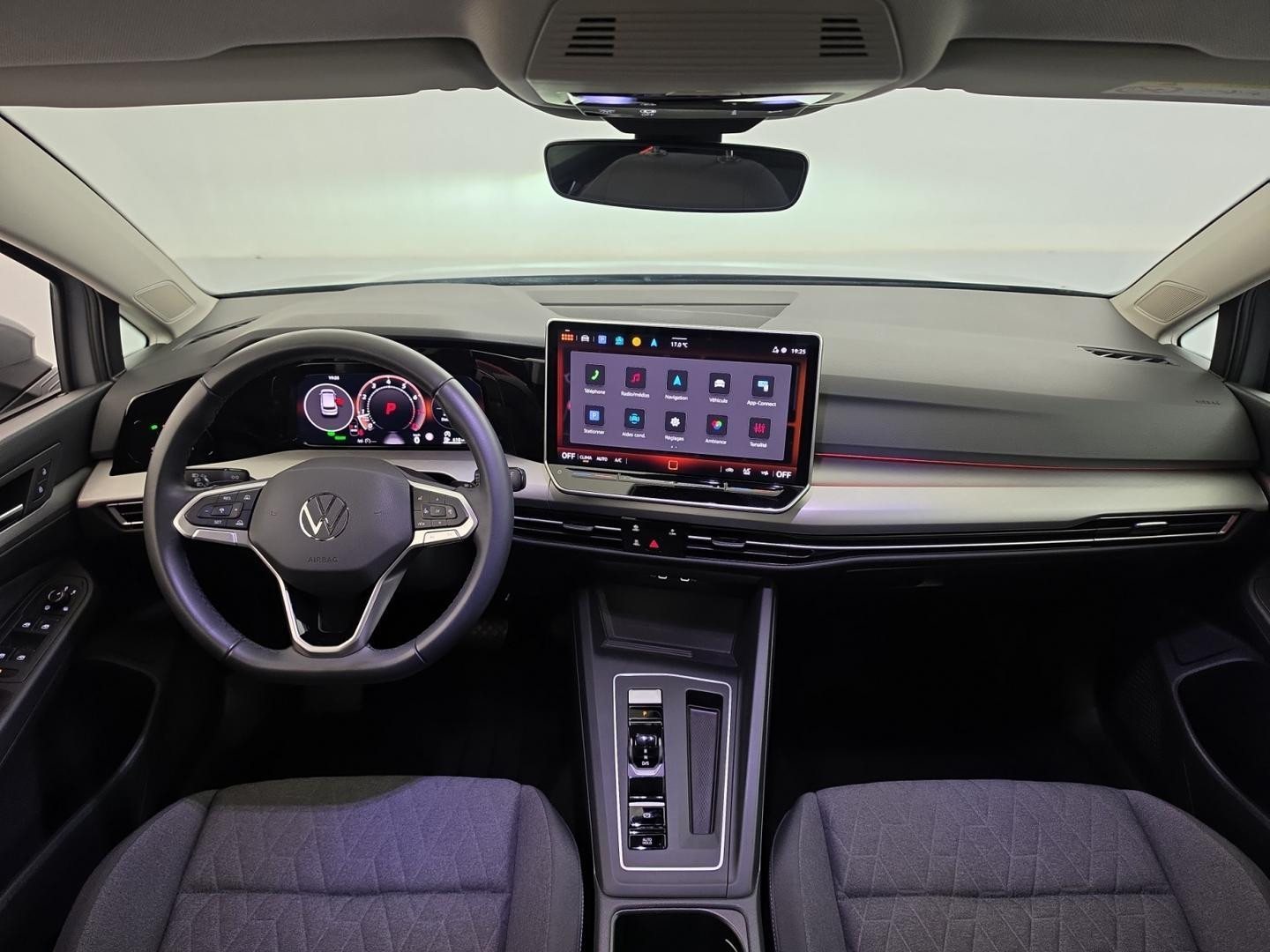 Vente en ligne Volkswagen Golf 1.5 eTSI116ch VW Edition DSG7 au prix de 25 990 €