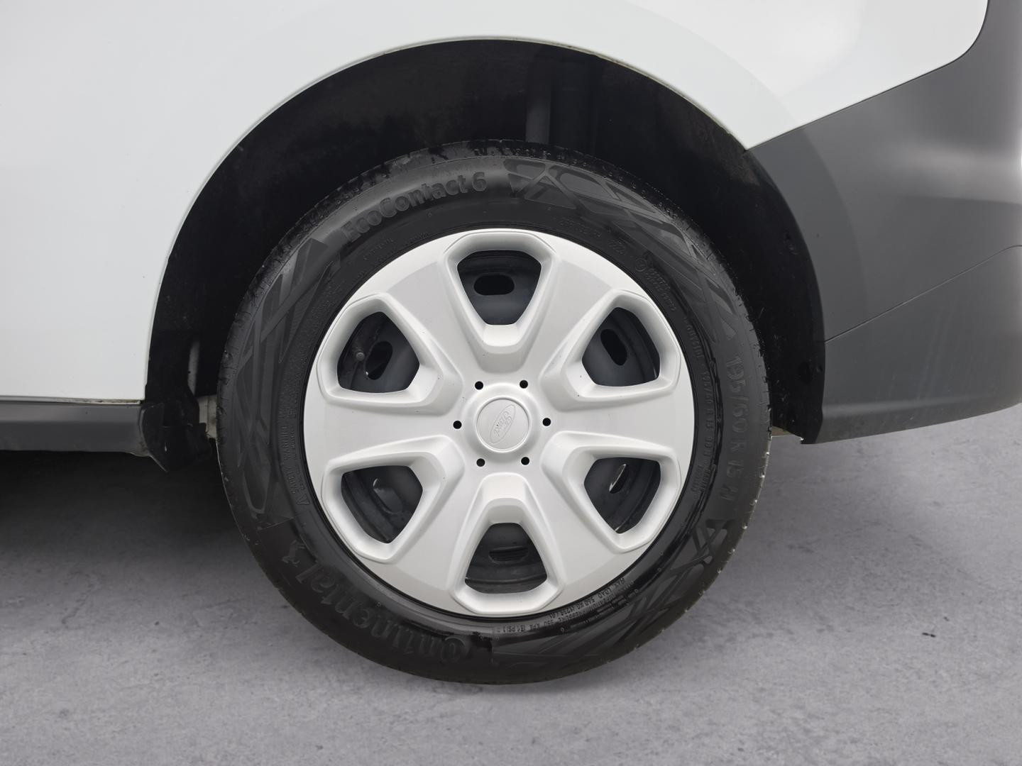 Vente en ligne Ford Transit Courier 1.5 TDCI 100ch Trend au prix de 13 990 €