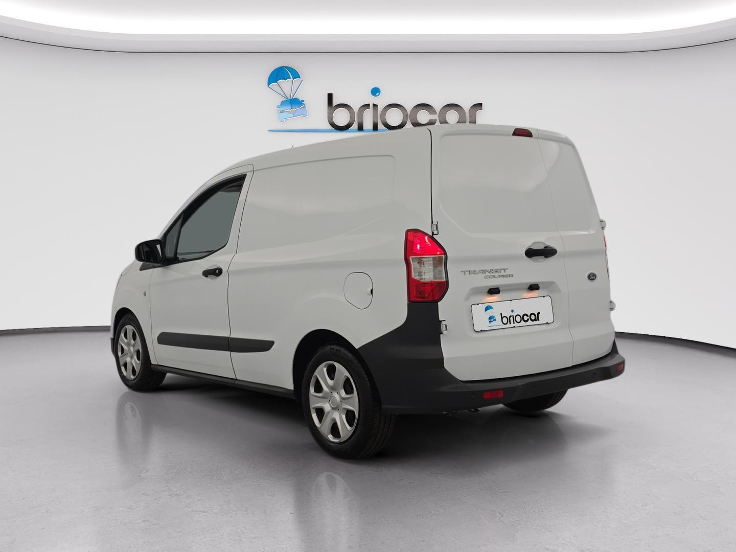 Vente en ligne Ford Transit Courier 1.5 TDCI 100ch Trend au prix de 13 990 €