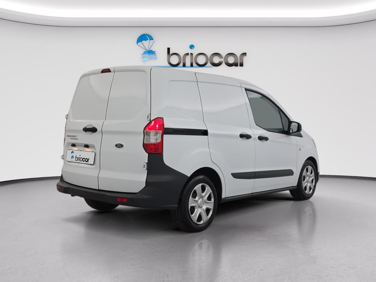 Vente en ligne Ford Transit Courier 1.5 TDCI 100ch Trend au prix de 13 990 €