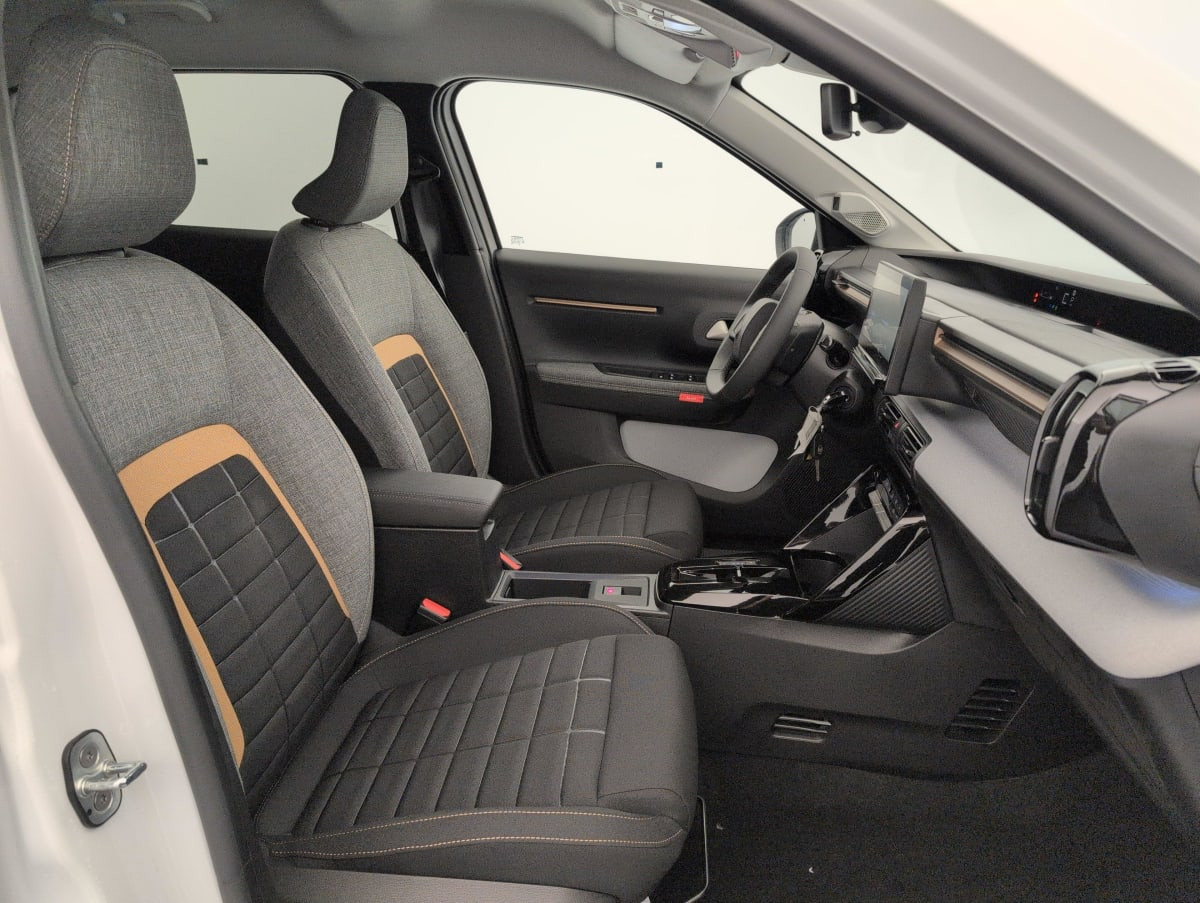 Vente en ligne Citroën C3 Aircross Hybride 145 ch Aut Plus au prix de 22 750 €