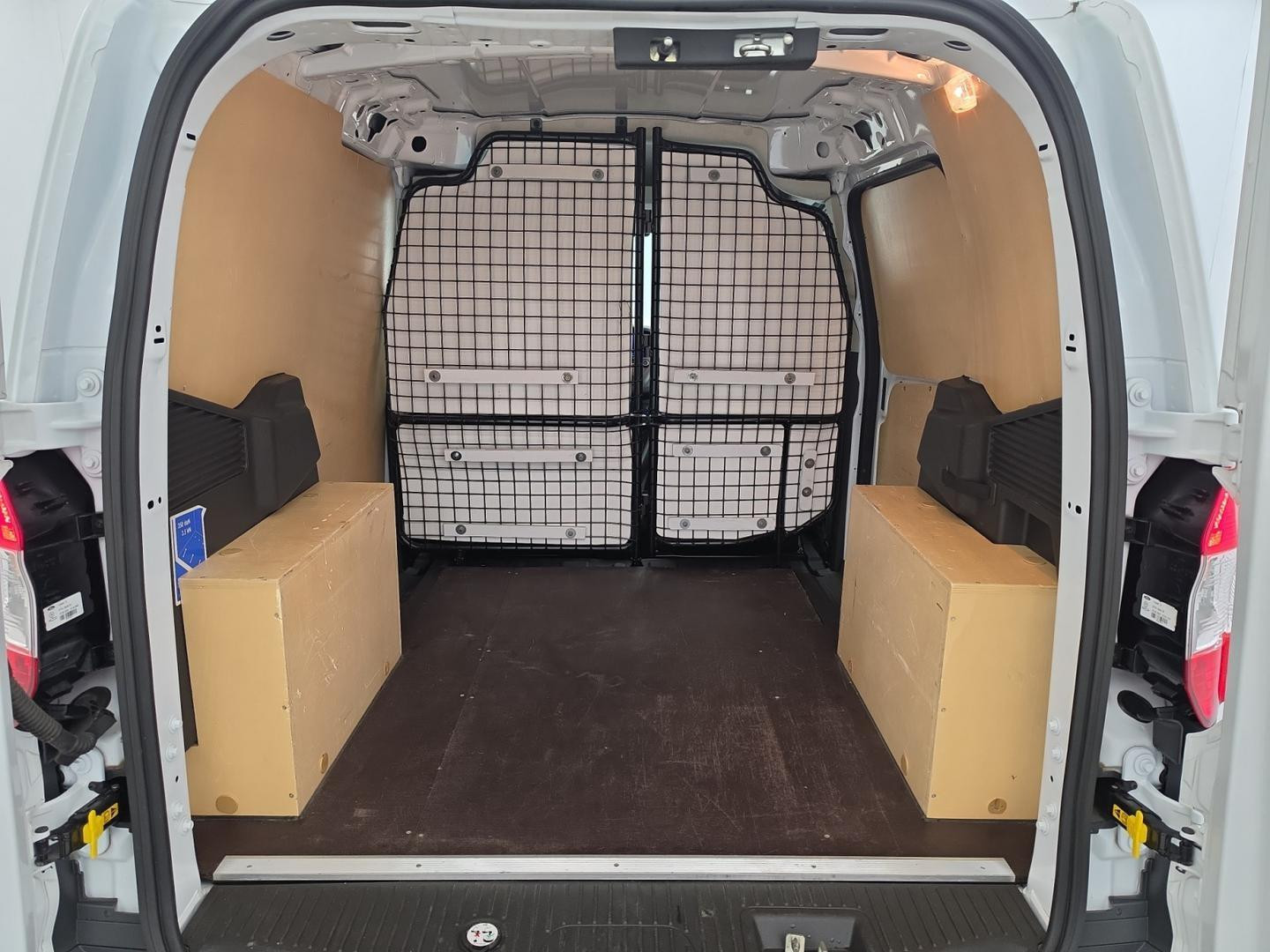 Vente en ligne Ford Transit Courier 1.5 TDCI 100ch Trend au prix de 13 990 €