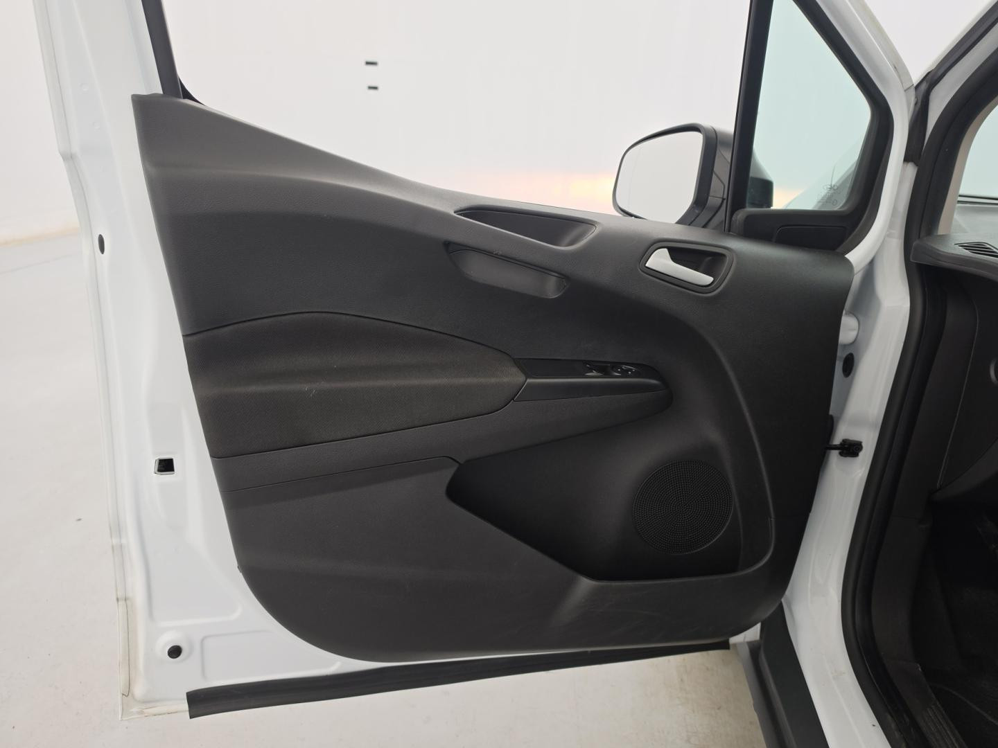 Vente en ligne Ford Transit Courier 1.5 TDCI 100ch Trend au prix de 13 990 €