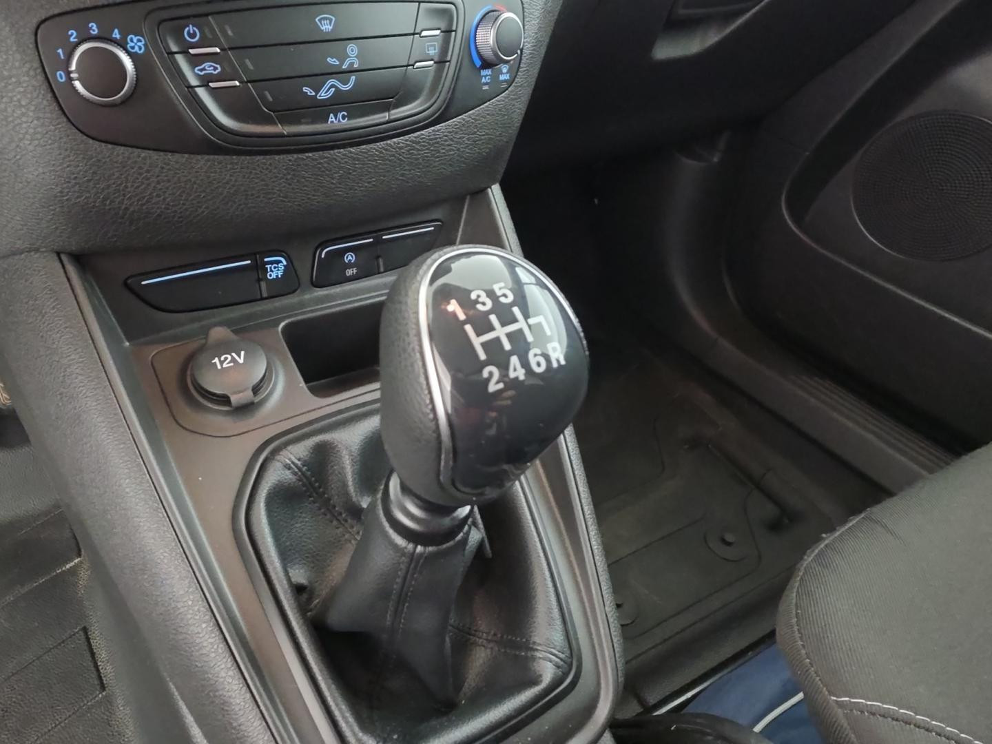 Vente en ligne Ford Transit Courier 1.5 TDCI 100ch Trend au prix de 13 990 €