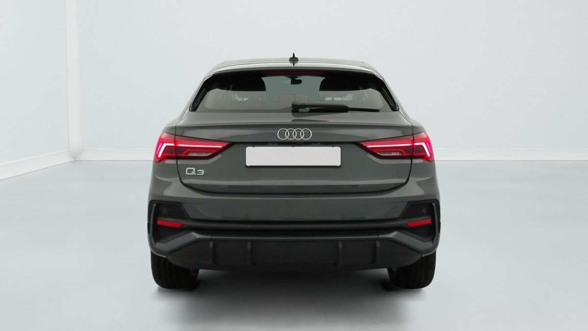 Vente en ligne Audi Q3 Sportback 45 TFSIe 245 ch S tronic 6 Design au prix de 33 660 €