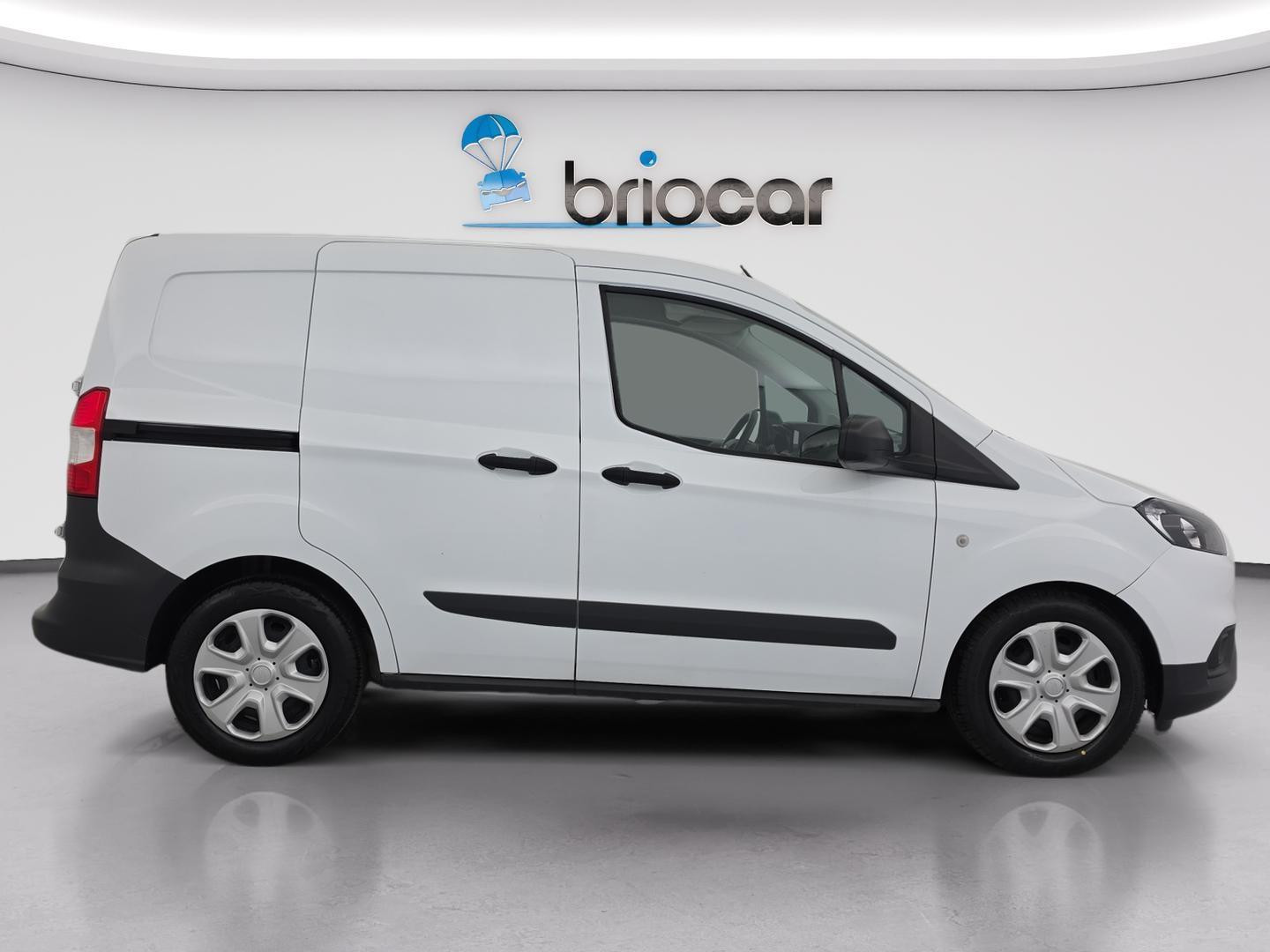 Vente en ligne Ford Transit Courier 1.5 TDCI 100ch Trend au prix de 13 990 €
