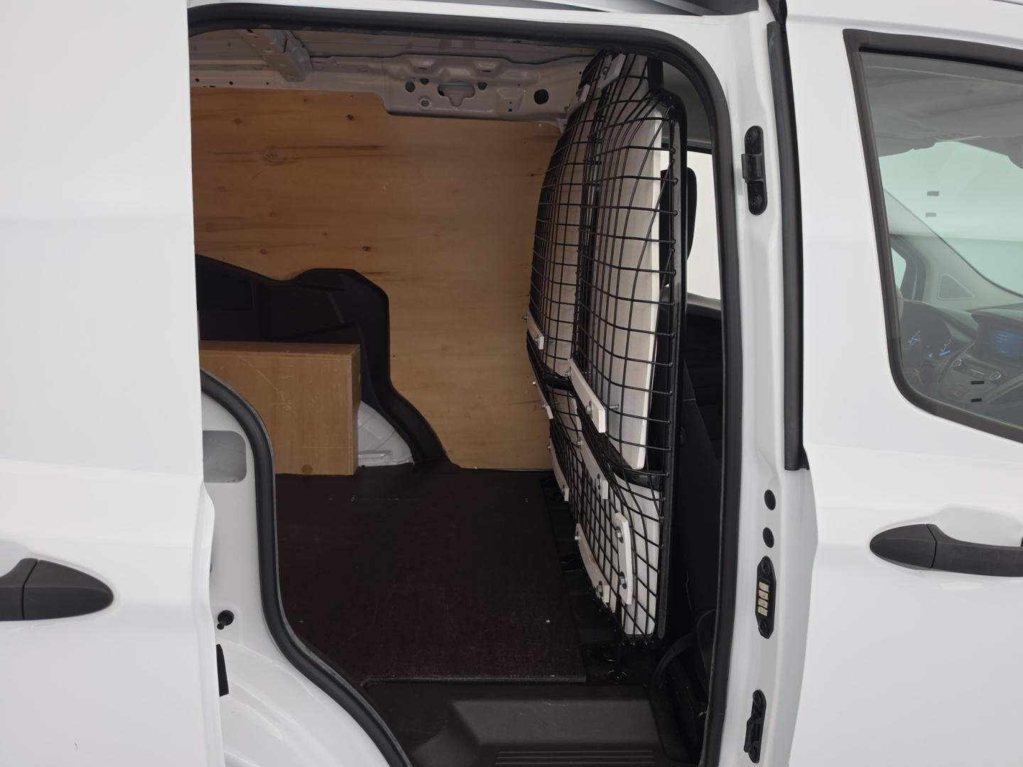 Vente en ligne Ford Transit Courier 1.5 TDCI 100ch Trend au prix de 13 990 €