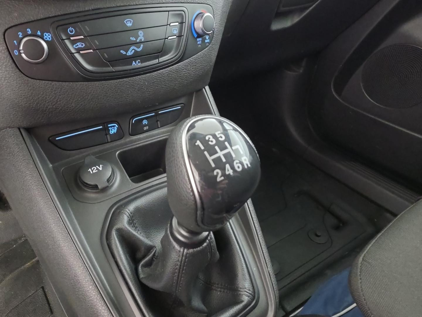 Vente en ligne Ford Transit Courier 1.5 TDCI 100ch Trend au prix de 13 990 €