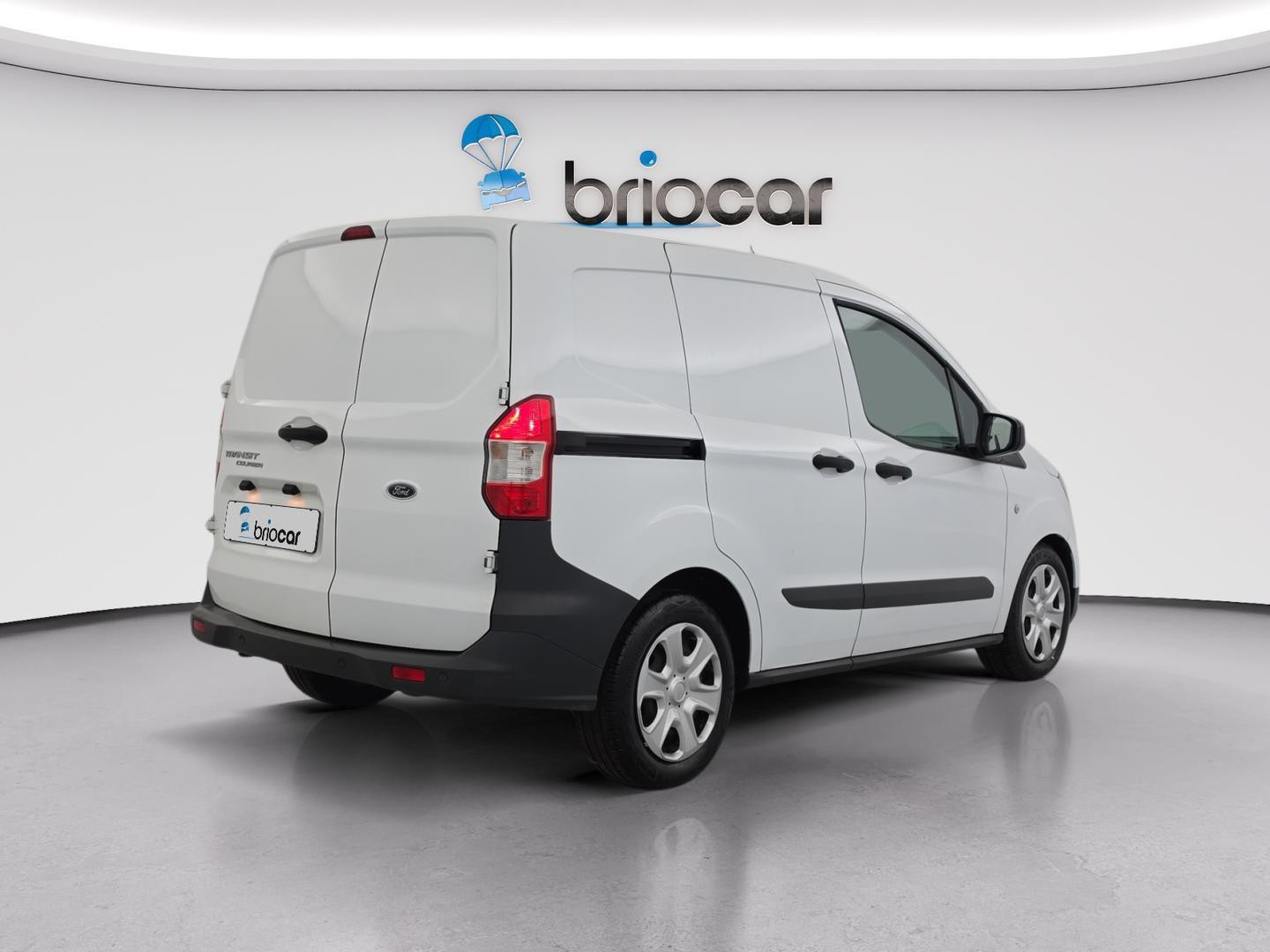 Vente en ligne Ford Transit Courier 1.5 TDCI 100ch Trend au prix de 13 990 €