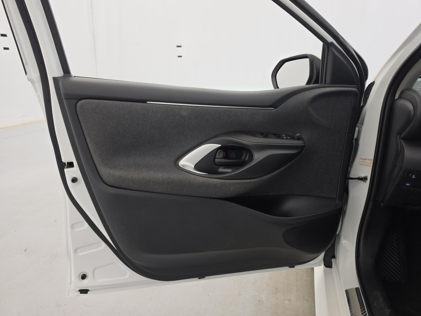 Vente en ligne Toyota Yaris 116h Design 5p au prix de 17 990 €
