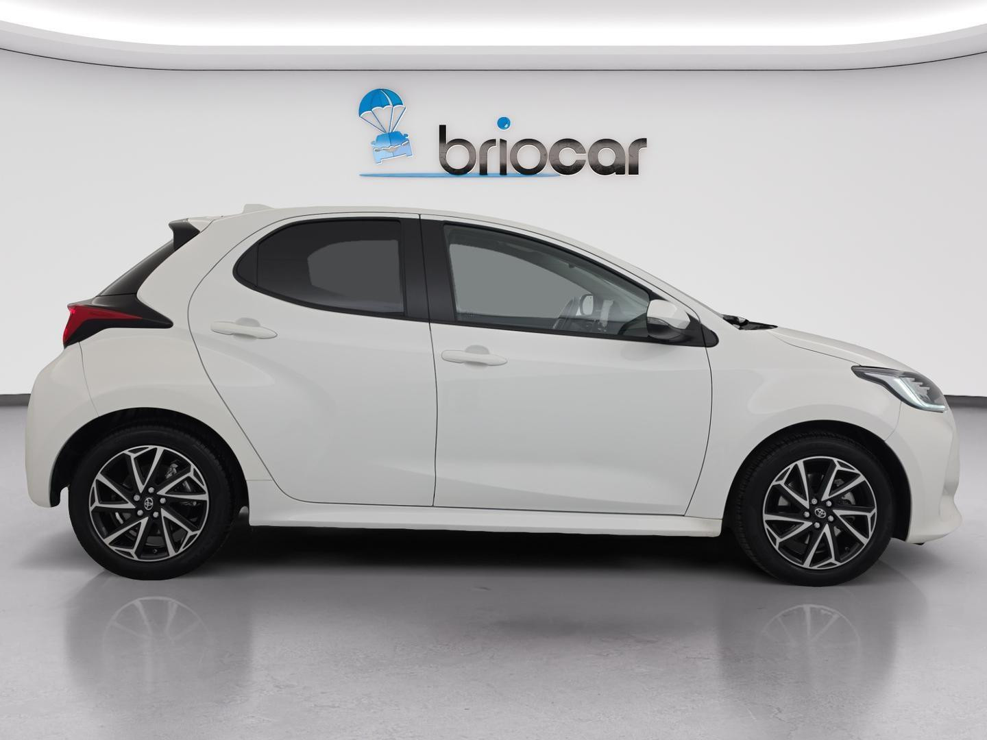 Vente en ligne Toyota Yaris 116h Design 5p au prix de 17 990 €