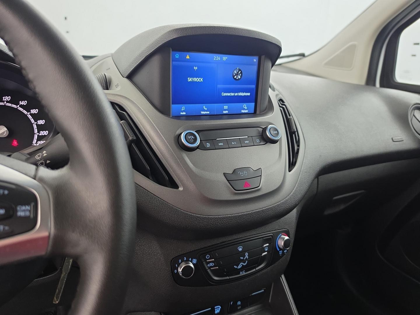 Vente en ligne Ford Transit Courier 1.5 TDCI 100ch Trend au prix de 13 990 €