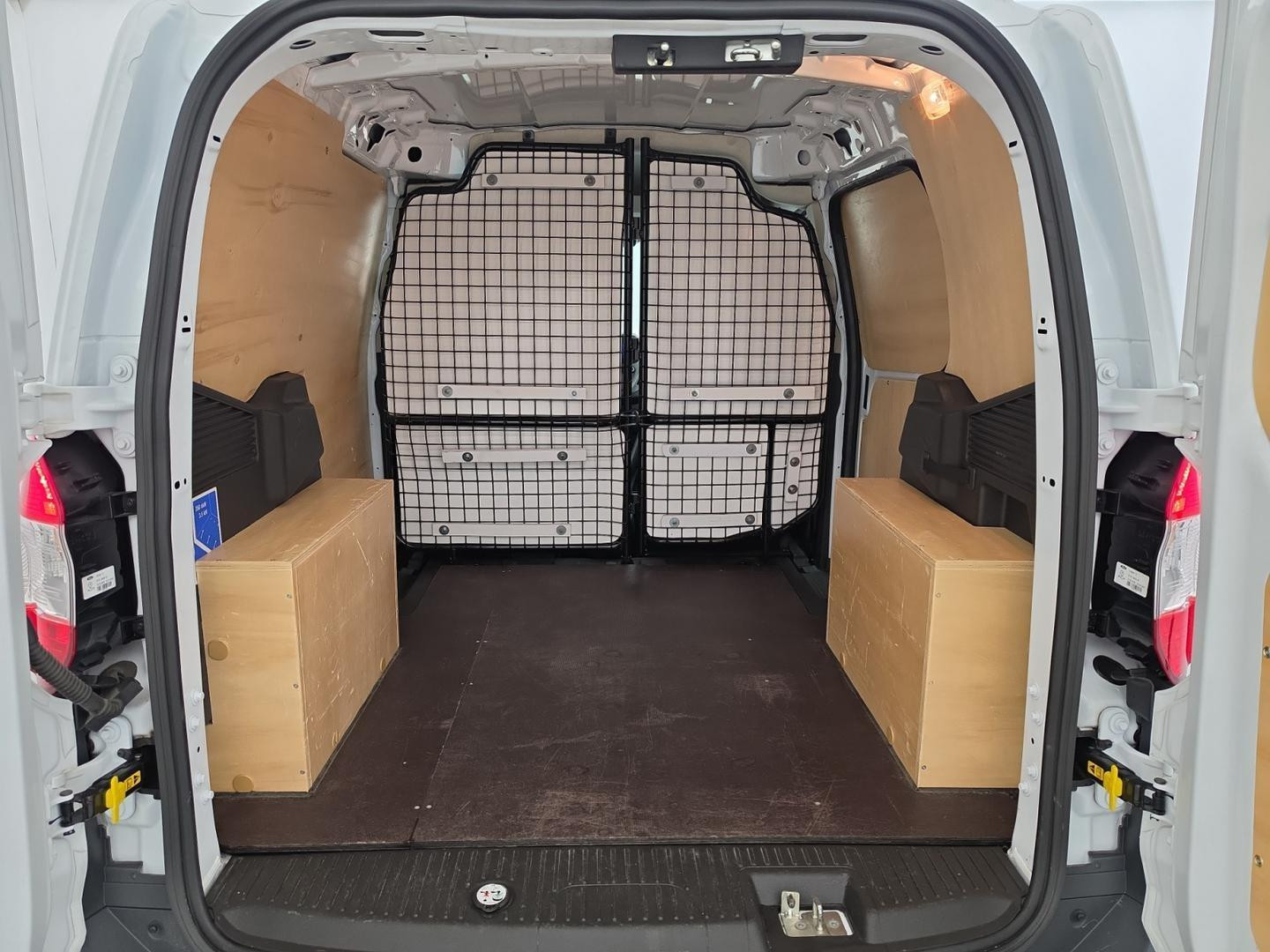 Vente en ligne Ford Transit Courier 1.5 TDCI 100ch Trend au prix de 13 990 €