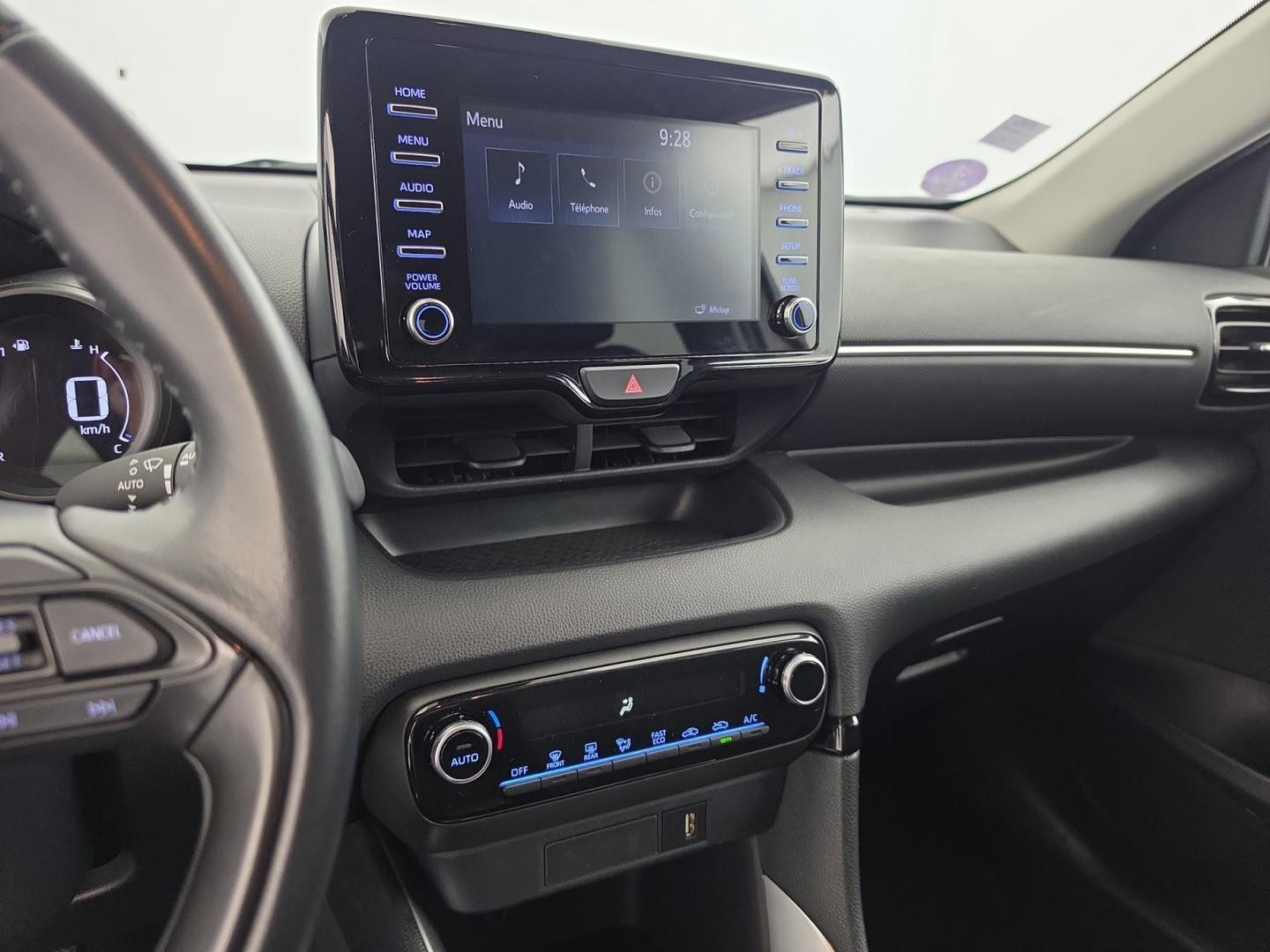 Vente en ligne Toyota Yaris 116h Design 5p au prix de 17 990 €