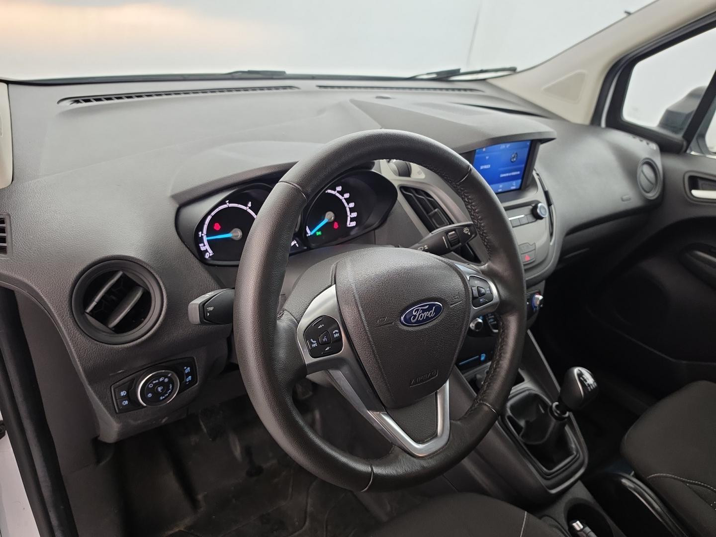 Vente en ligne Ford Transit Courier 1.5 TDCI 100ch Trend au prix de 13 990 €