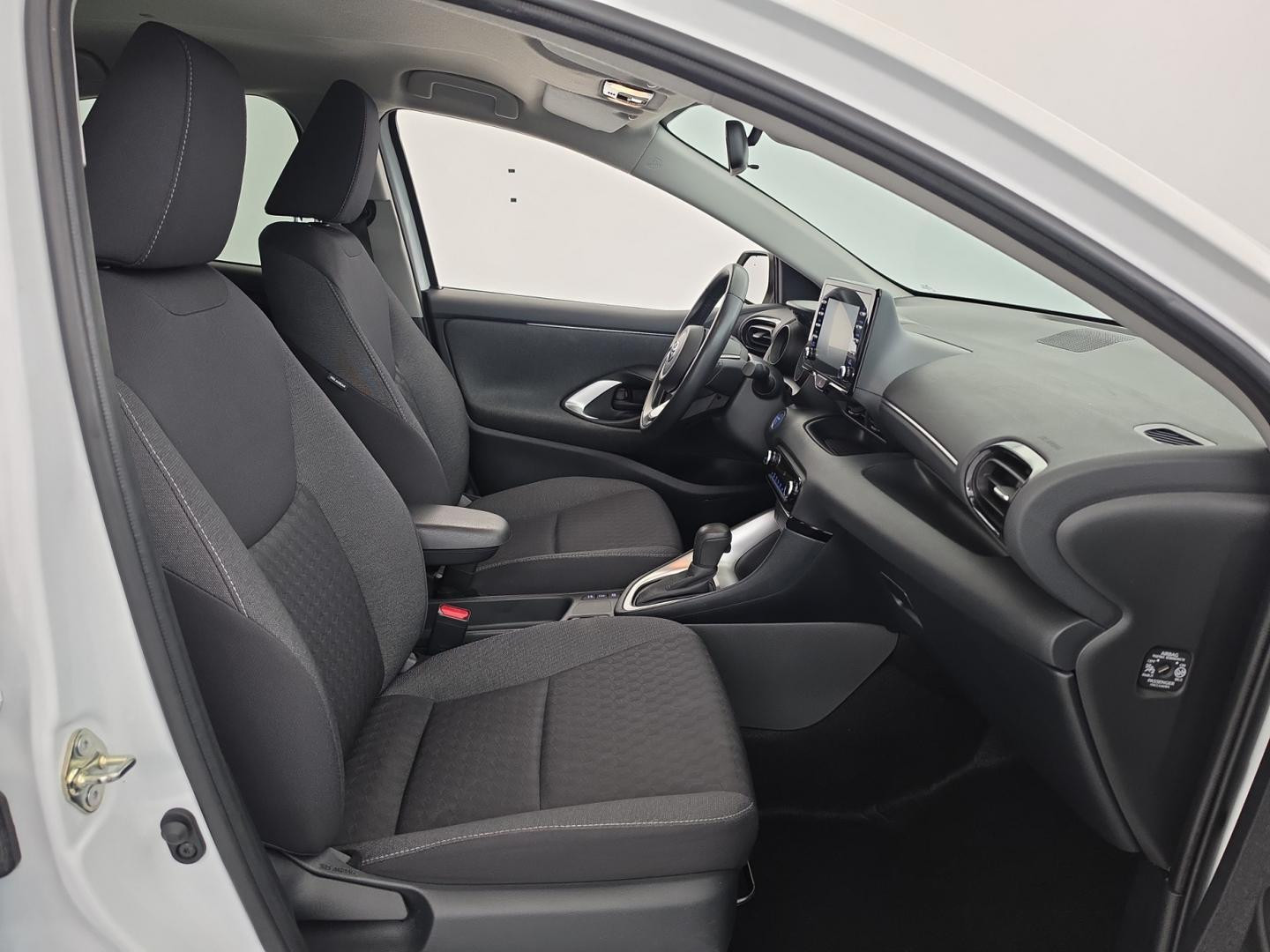 Vente en ligne Toyota Yaris 116h Design 5p au prix de 17 990 €