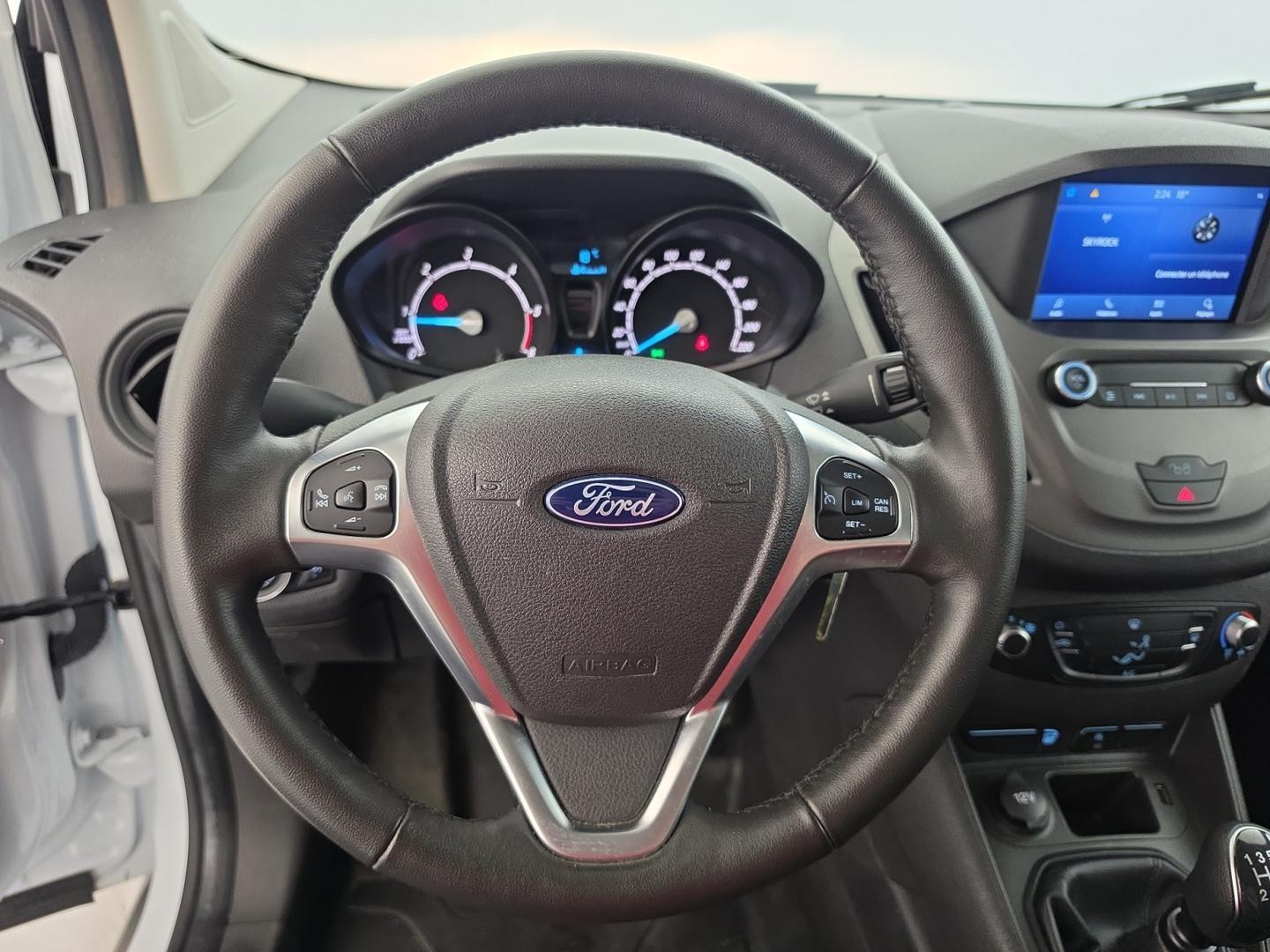 Vente en ligne Ford Transit Courier 1.5 TDCI 100ch Trend au prix de 13 990 €