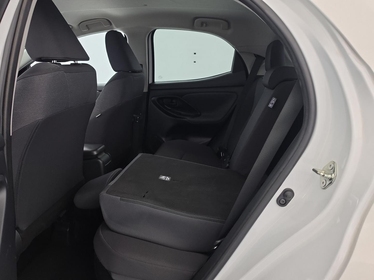 Vente en ligne Toyota Yaris 116h Design 5p au prix de 17 990 €
