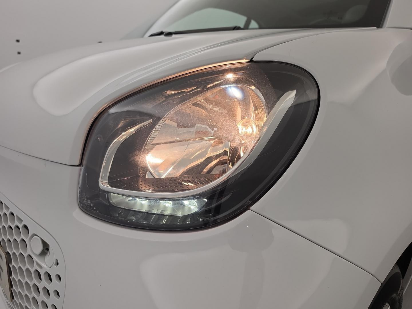 Vente en ligne Smart ForTwo Coupe EQ 82ch passion + Chargeur rapide 22kW au prix de 12 980 €