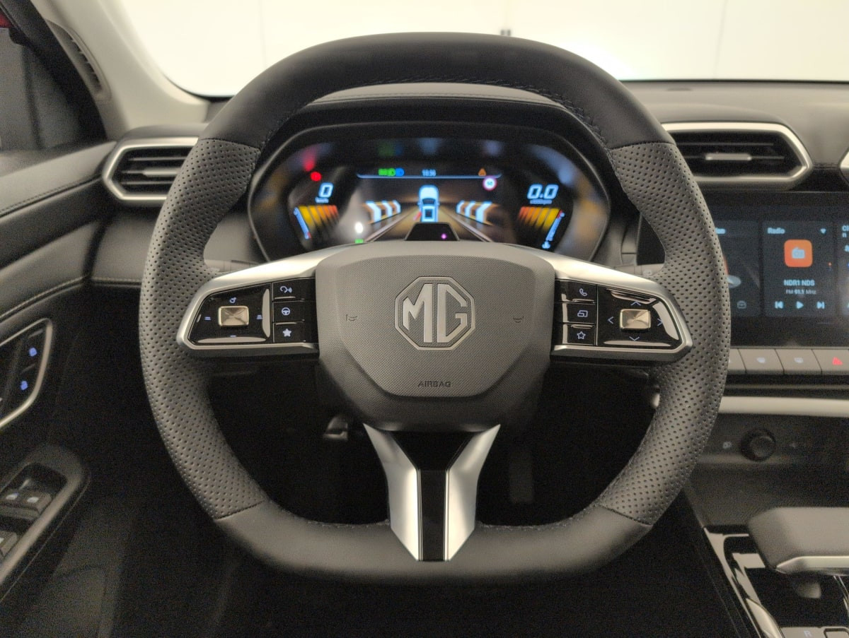 Vente en ligne Mg ZS 1.5 L Hybrid+ 197 ch Luxury au prix de 24 190 €