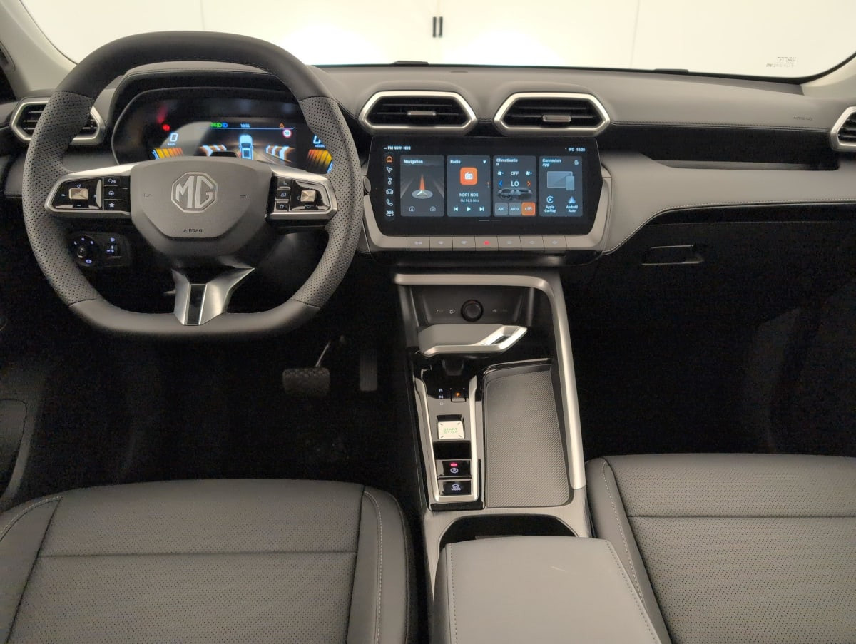 Vente en ligne Mg ZS 1.5 L Hybrid+ 197 ch Luxury au prix de 24 190 €