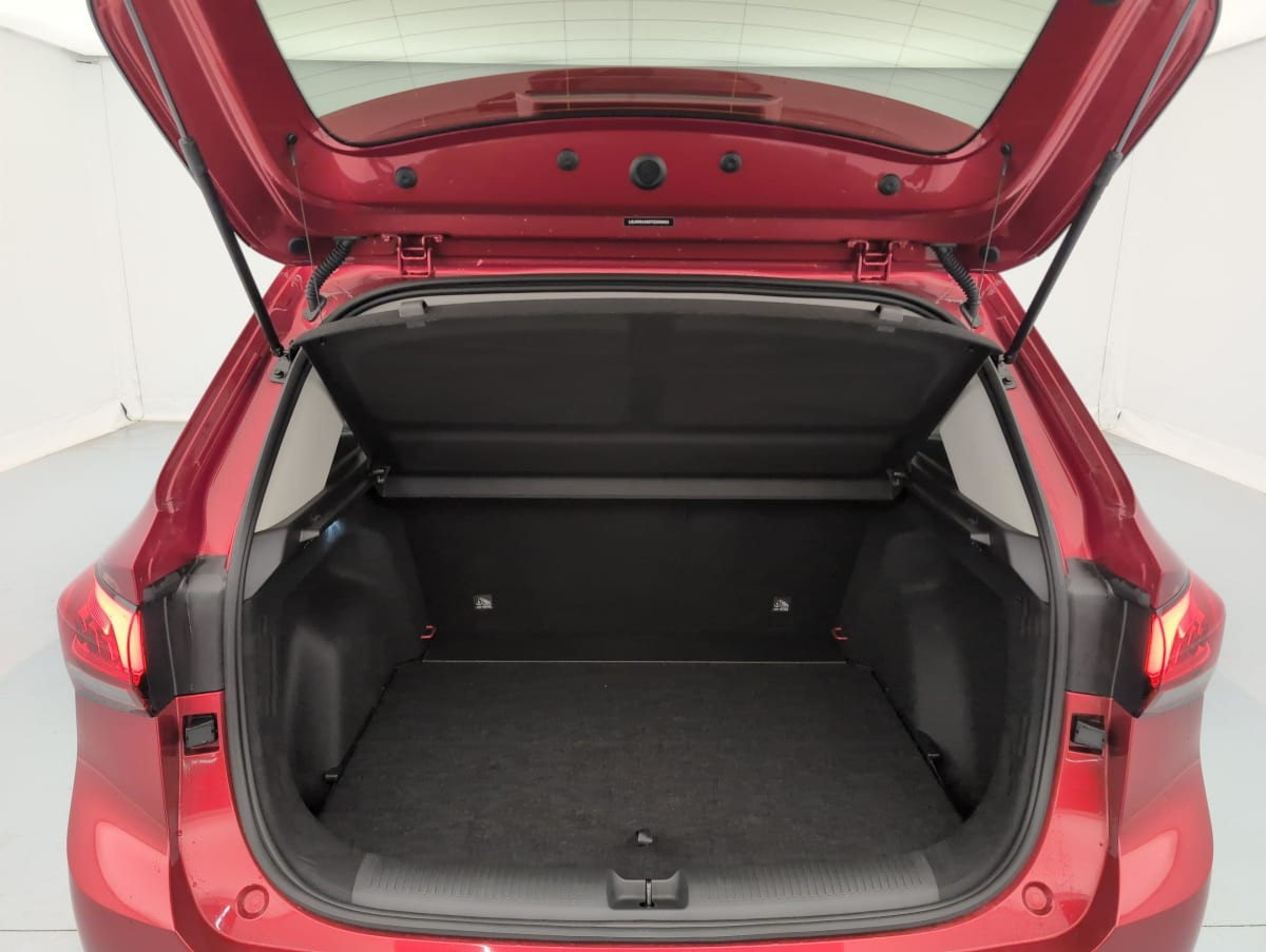 Vente en ligne Mg ZS 1.5 L Hybrid+ 197 ch Luxury au prix de 24 190 €