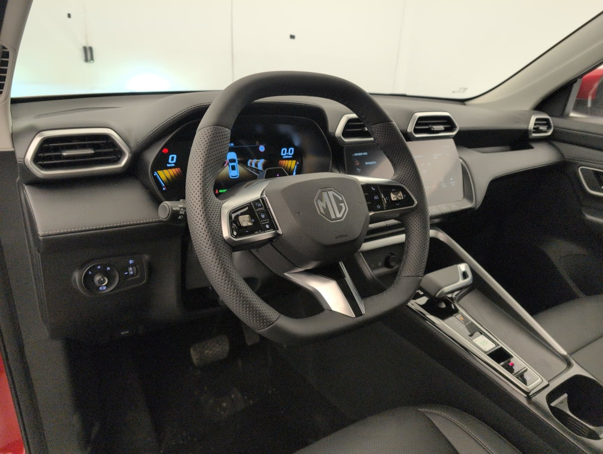 Vente en ligne Mg ZS 1.5 L Hybrid+ 197 ch Luxury au prix de 24 190 €