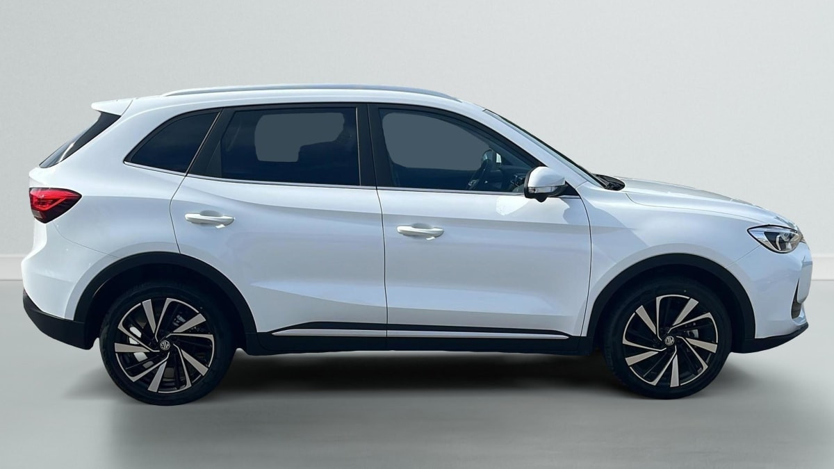 Vente en ligne Mg ZS 1.5 L Hybrid+ 197 ch Luxury au prix de 23 160 €