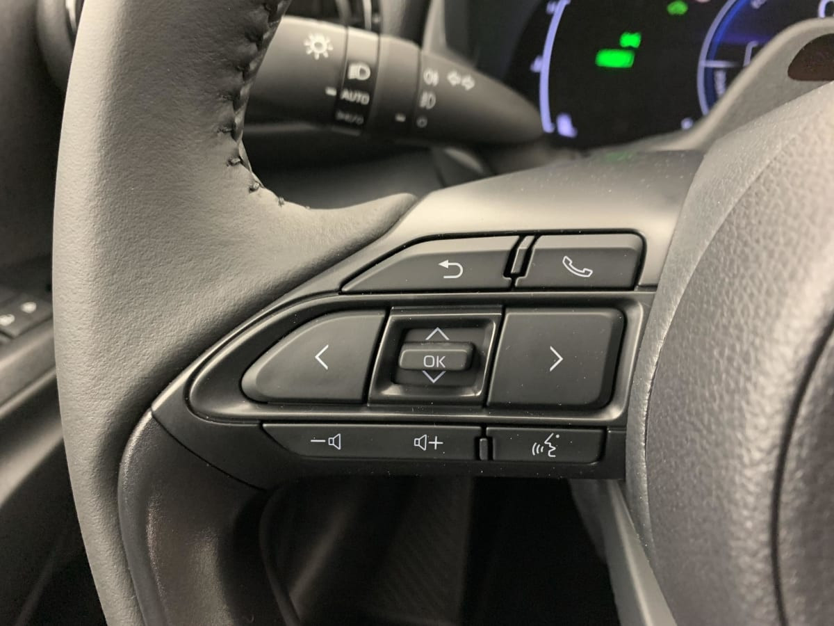 Vente en ligne Toyota Yaris Cross 130h 2WD Design au prix de 28 090 €