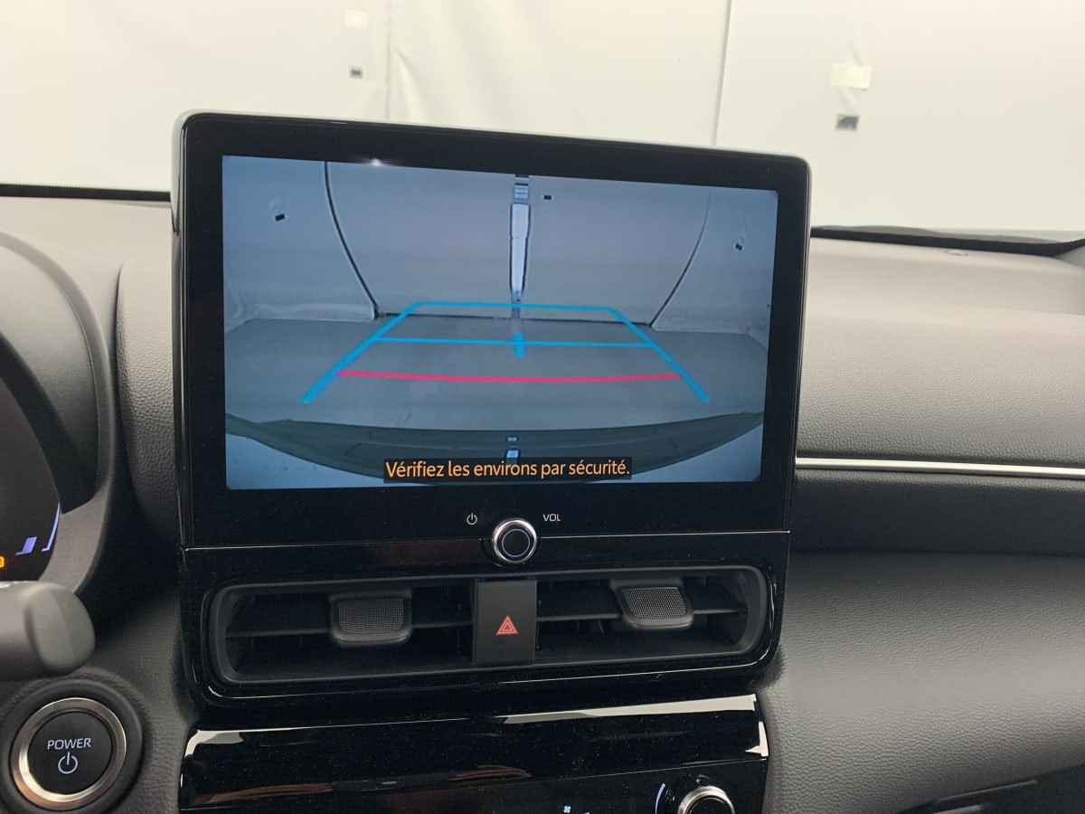 Vente en ligne Toyota Yaris Cross 130h 2WD Design au prix de 28 090 €