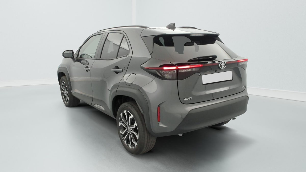 Vente en ligne Toyota Yaris Cross 130h 2WD Design au prix de 28 090 €