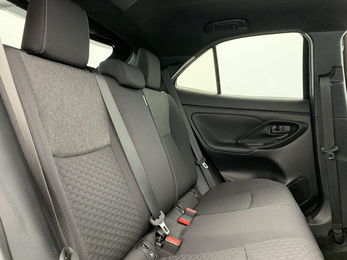 Vente en ligne Toyota Yaris Cross 130h 2WD Design au prix de 28 090 €