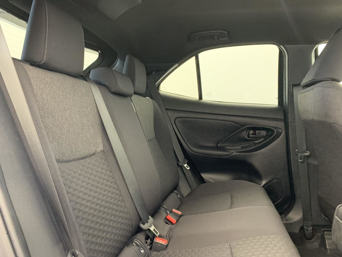 Vente en ligne Toyota Yaris Cross 130h 2WD Design au prix de 28 090 €