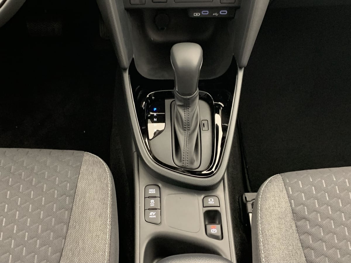 Vente en ligne Toyota Yaris Cross 130h 2WD Design au prix de 28 090 €