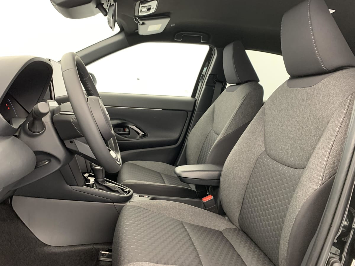 Vente en ligne Toyota Yaris Cross 130h 2WD Design au prix de 28 090 €