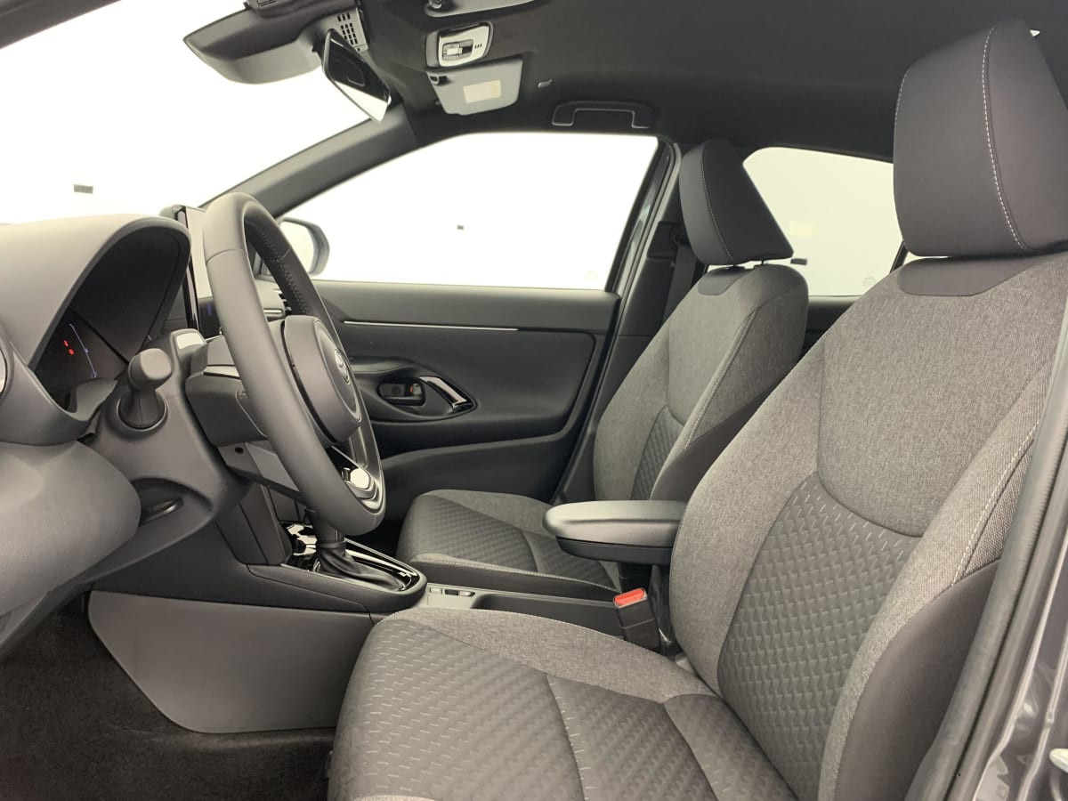 Vente en ligne Toyota Yaris Cross 130h 2WD Design au prix de 28 090 €