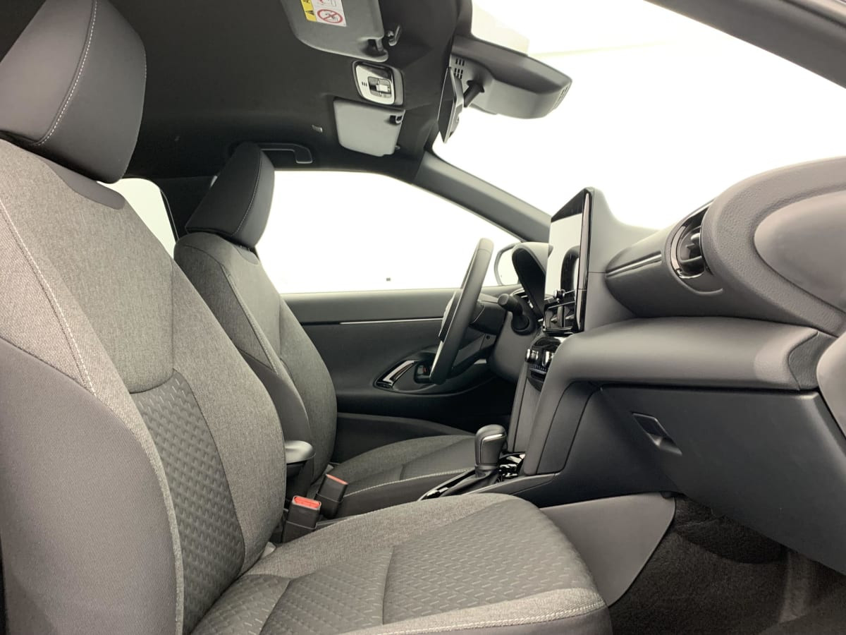 Vente en ligne Toyota Yaris Cross 130h 2WD Design au prix de 28 090 €