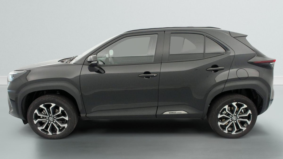Vente en ligne Toyota Yaris Cross 130h 2WD Design au prix de 28 090 €